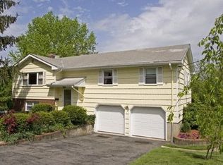 107 Old Orchard Rd, Rye Brook, NY 10573