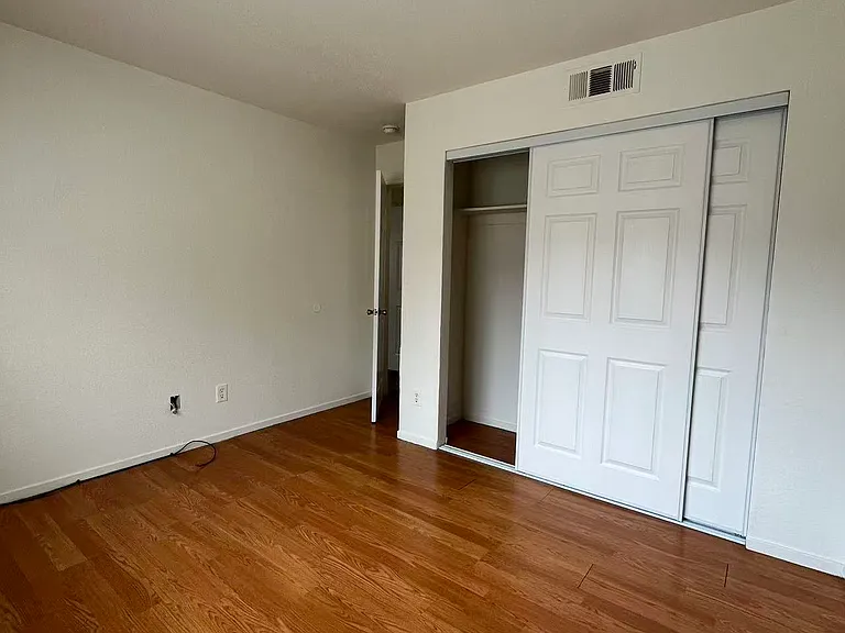 1022 Bess Pl — Photo 14