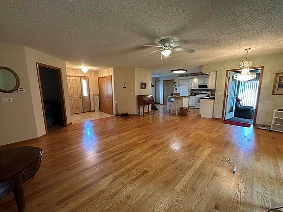 2nd image of 617 Kemp Ct