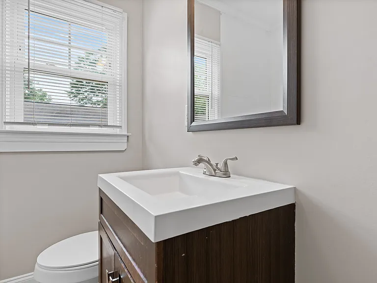 2805 McCombs St — Photo 8