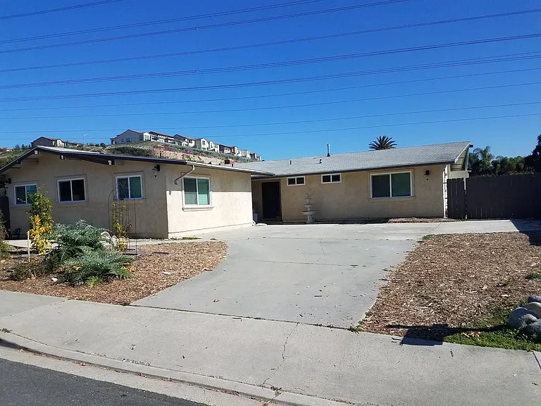 Kelly Dr — Photo 8