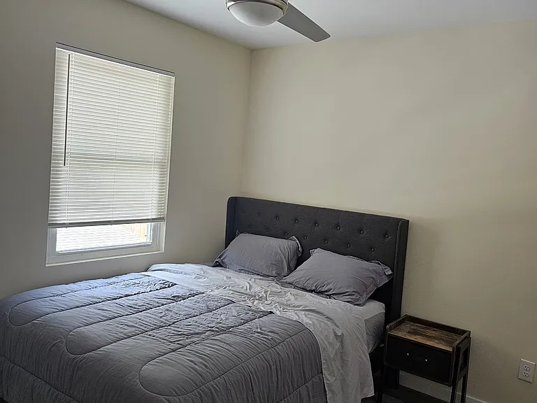 134 N Madison Ave — Photo 15