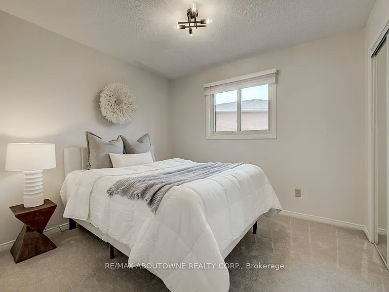440 Parkridge Cres — Photo 11