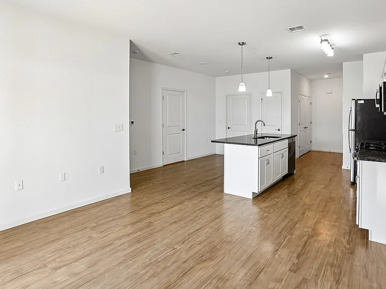 Park West Apartments — Photo 52