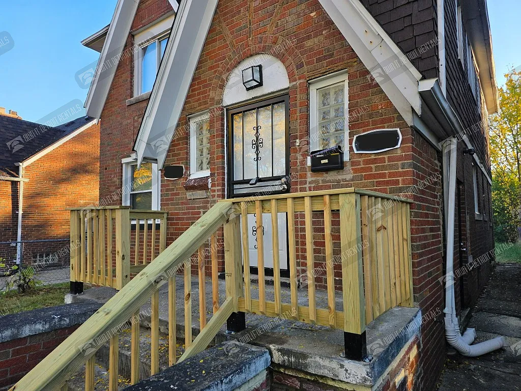Building Photo - 14602 Winthrop St #2