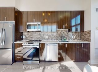 7161 Yonge St #PENTHOUSE 15, Markham, ON L3T0C8