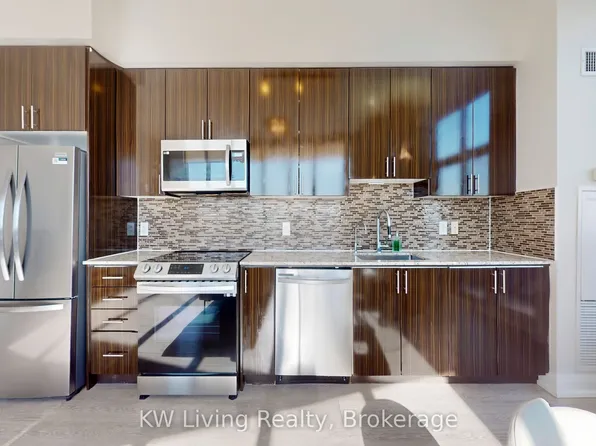 7161 Yonge St #Penthouse 15, Markham, ON L3T 0C8