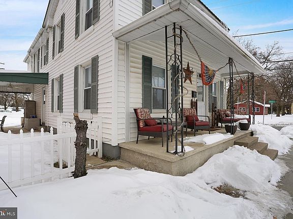 2nd image of 128 N Franklin St