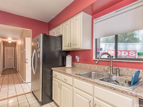 5th image of 4002 NW 32nd St
