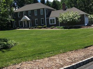 4 Strawberry Ct, Whitehouse Station, NJ 08889