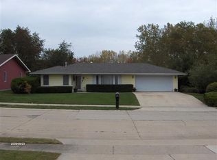 38 Holliday Rd, Springfield, IL 62702