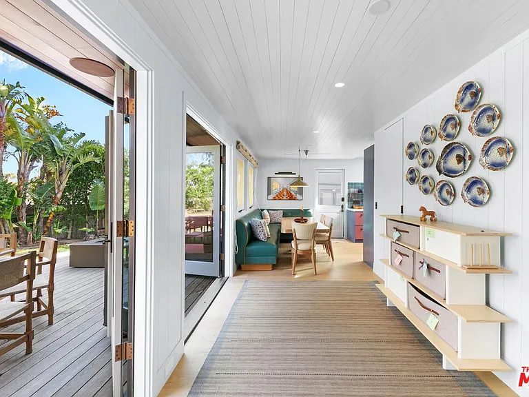 7038 Dume Dr — Photo 21