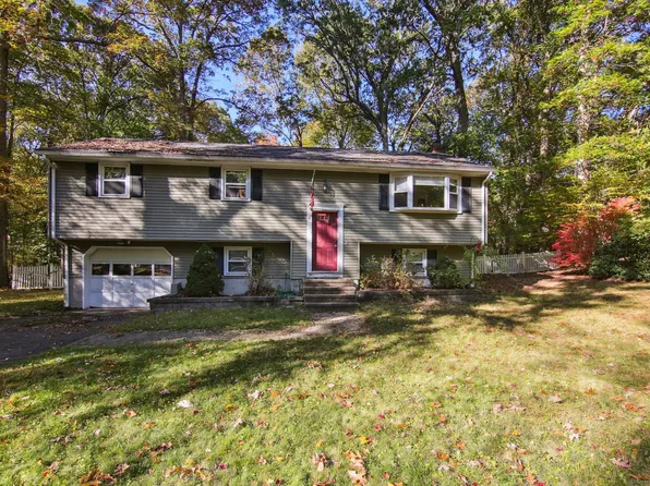 16 Woodland Drive, Clinton, CT 06413