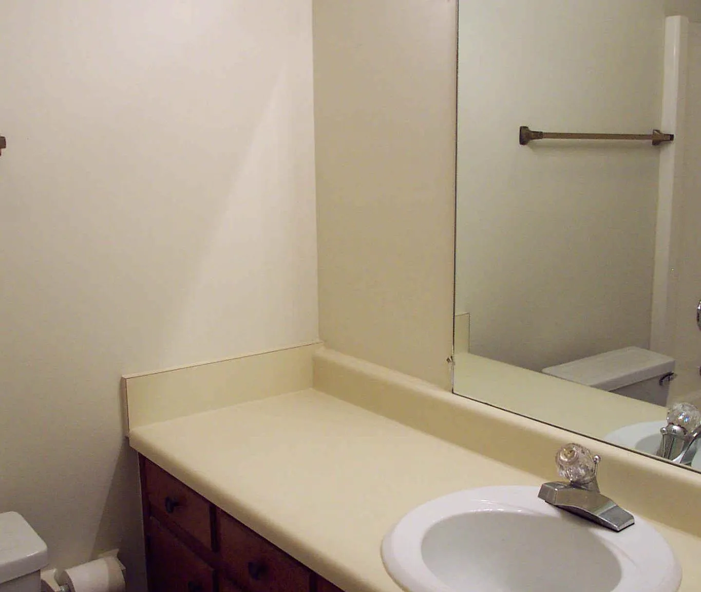 2 bed, 1200 sqft, $1,250 — Photo 3