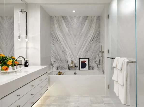 200 Amsterdam Avenue image 4 of 9