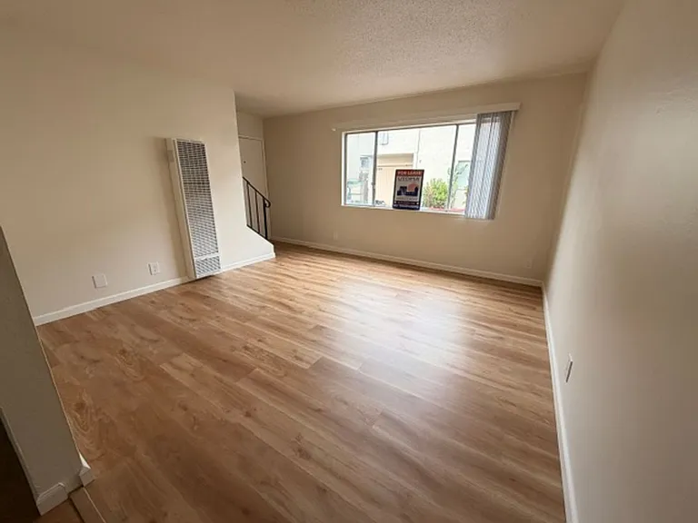 Dixon Townhouse — Photo 66