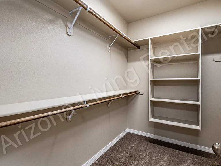 1726 E Aloe St — Photo 27