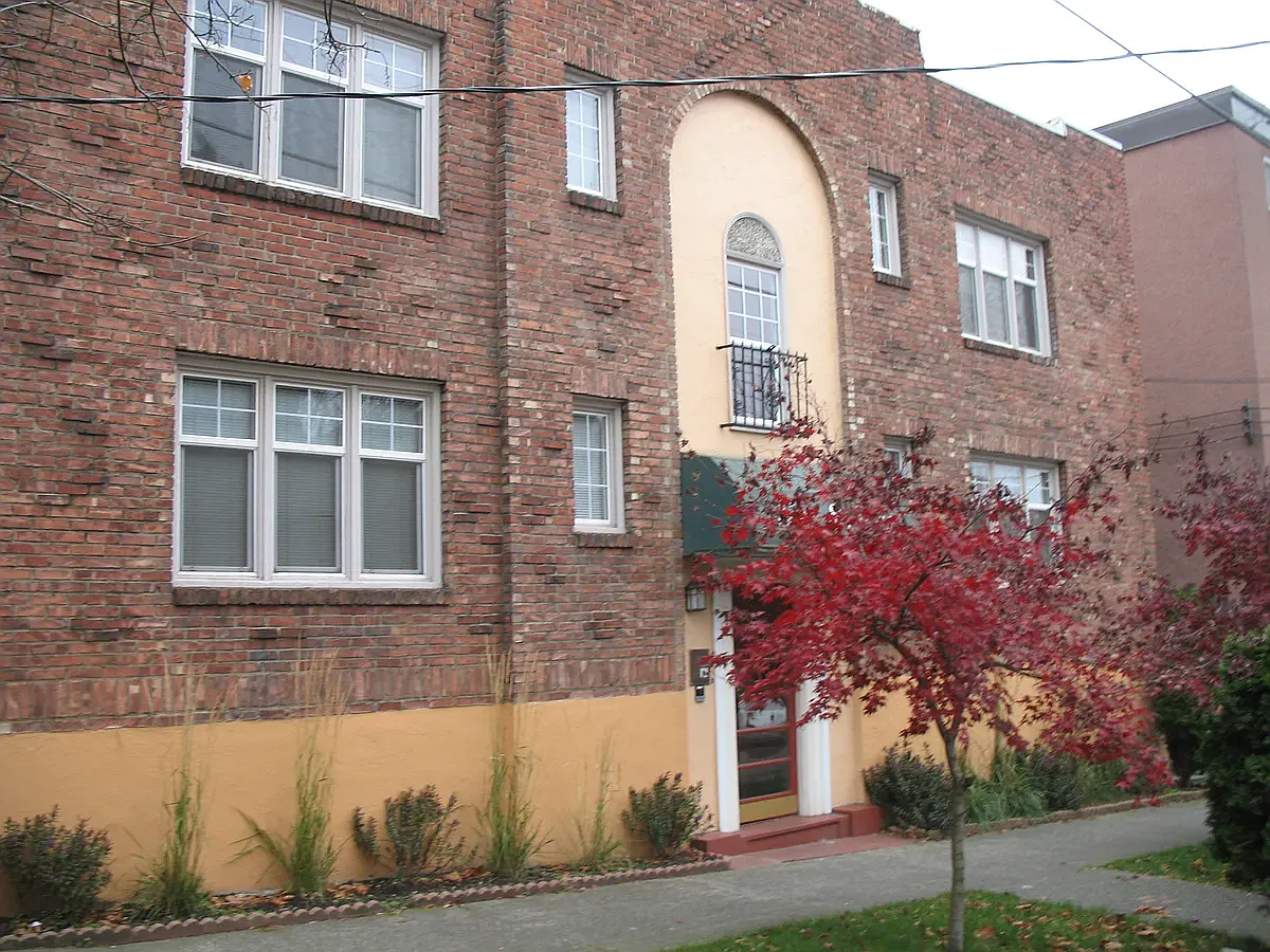 Eversen Apartments — Photo 2