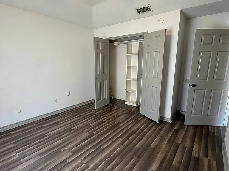 4515 Monty Dr — Photo 2