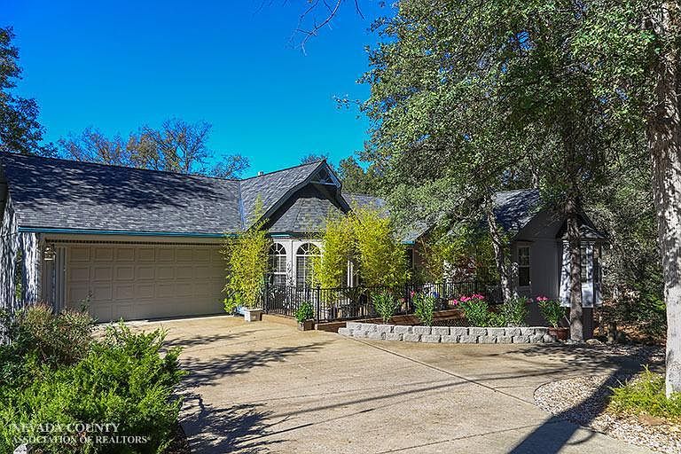 1st image of 17676 Chaparral Dr