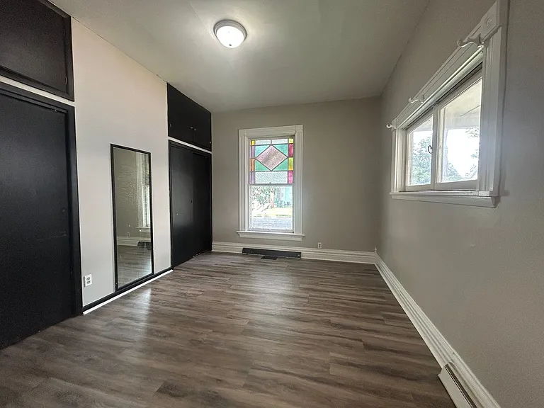 309 W 11th St — Photo 3