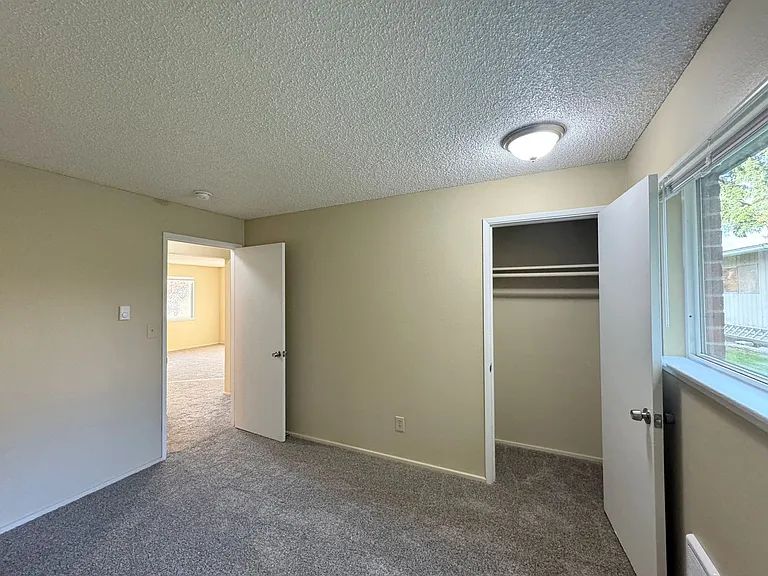 Oakwood Terrace Apartments — Photo 8