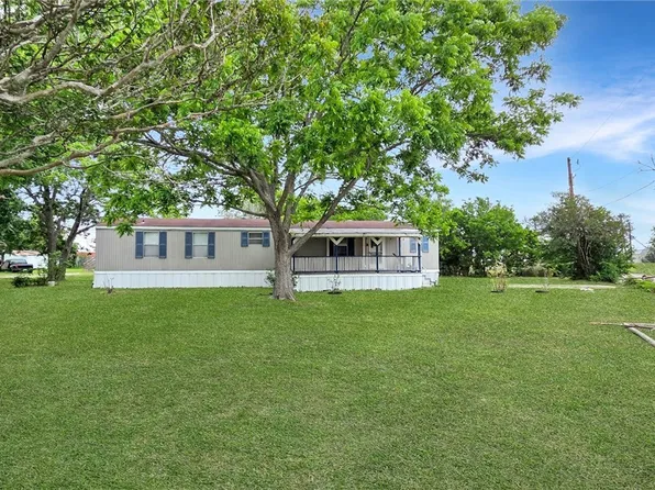 603 E George St, Port Lavaca, TX 77979