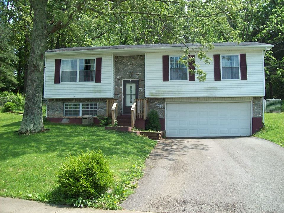 1st image of 964 Woods Hollow Dr