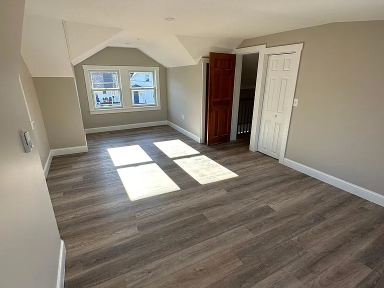 Upstairs bedroom #2