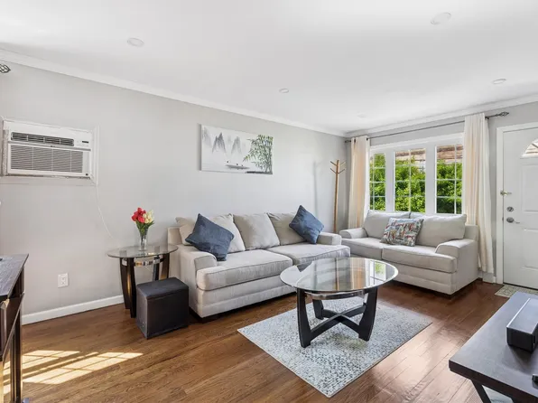 4 N 10th Street, New Hyde Park, NY 11040