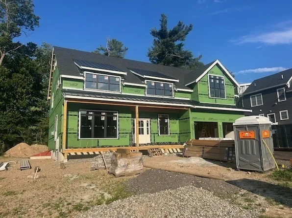 10 Colantoni Dr, Danvers, MA 01923