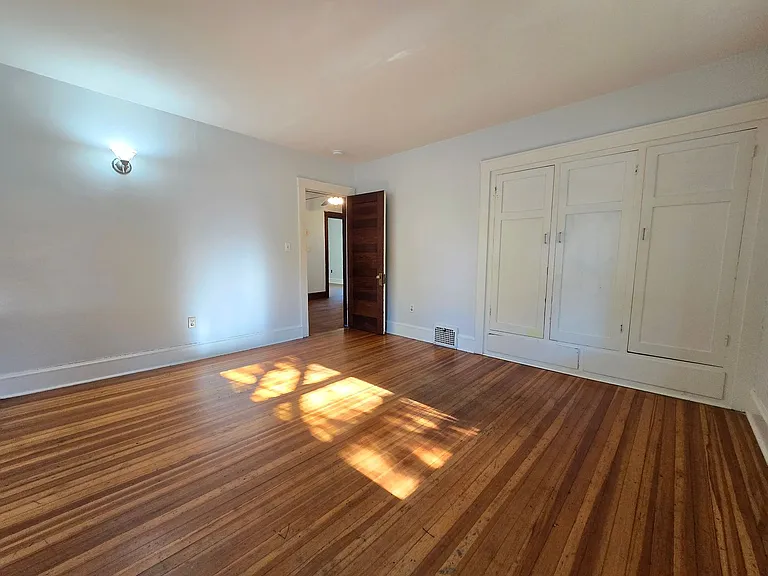 610 N McLean St — Photo 19