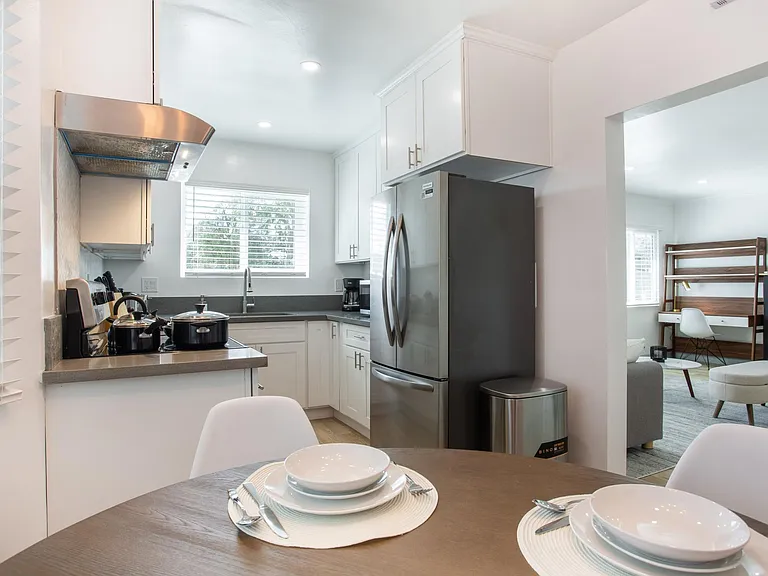 2617 W Norwood Pl — Photo 32