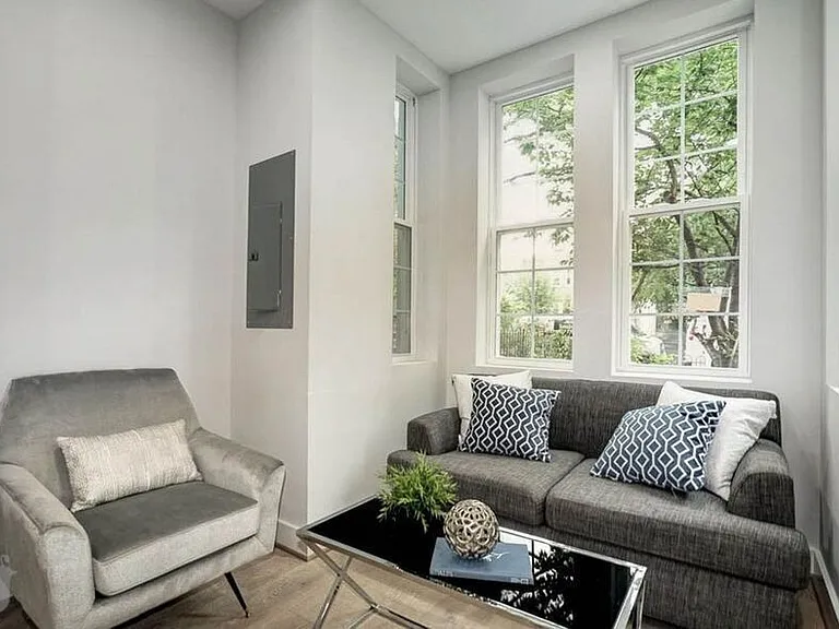 329 K St NE #1 — Photo 5