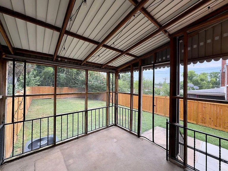205 Sipple Ave — Photo 11