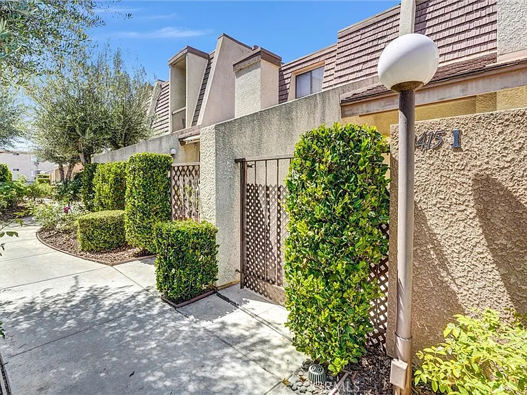18415 Collins St #I — Photo 24