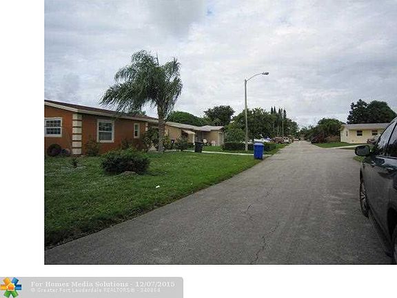 2nd image of 891 SW 63rd Ave