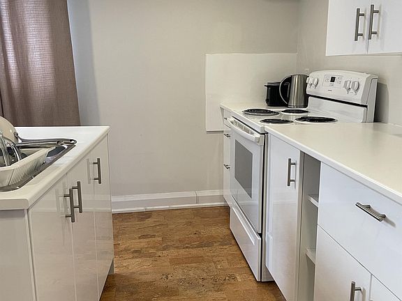 4th image of 2489 Clover St #1018096