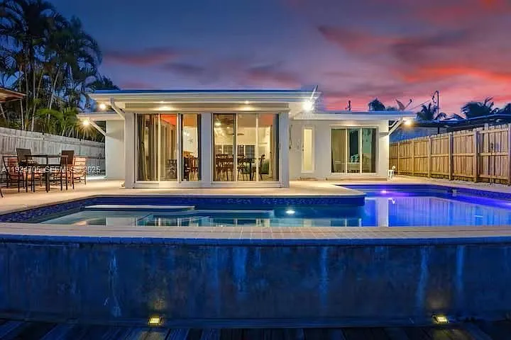 2525 Gulfstream Ln #HOME — Photo 2