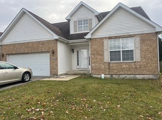 1155 Clover Hill Ln, Elgin, IL 60120