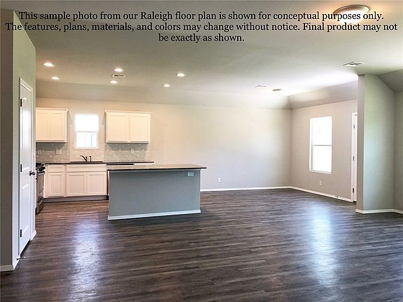 3rd image of 2307 Maplewood Dr