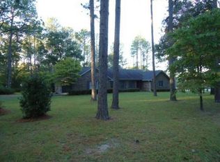 104 W Linda Dr, Cochran, GA 31014