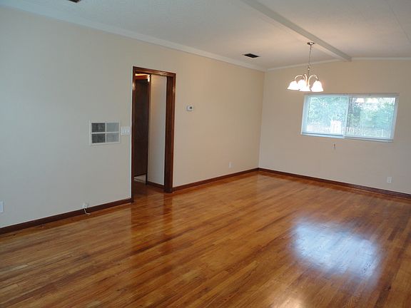 living room / dining