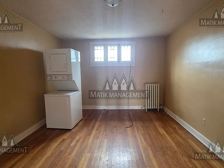 143 Main St W #1/2 — Photo 39