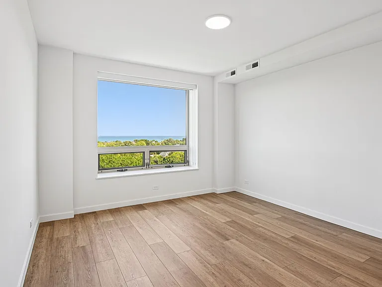 The Nest at Lincoln Park West — Photo 86