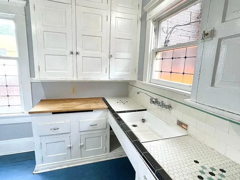 Lovely 1+ Bedroom Apt in Old-Portland Building off of Hawthorne — Photo 18