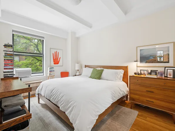 599 West End Avenue image 9 of 15