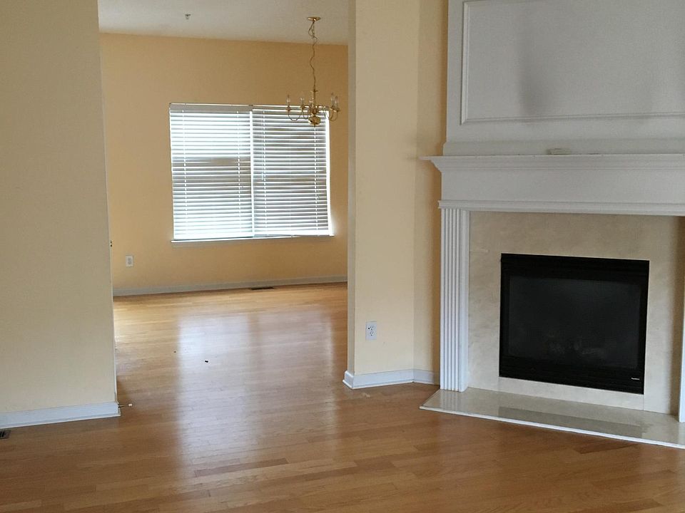 2nd image of 712 Breeze Ln