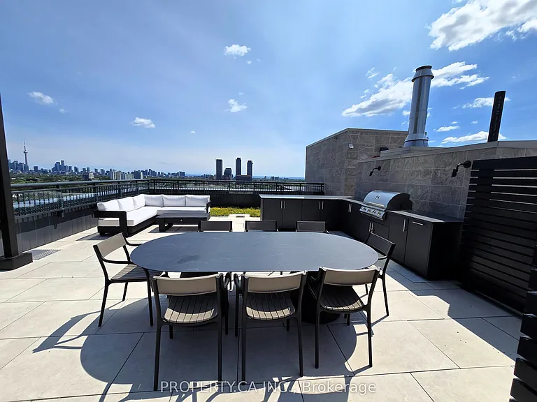 1185 Dupont St #316 — Photo 15