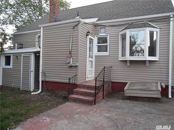 5th image of 826 Peninsula Blvd
